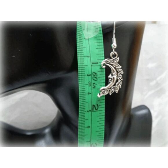 Sun and Moon Celestial Mismatched Earrings - Picture 6 of 7